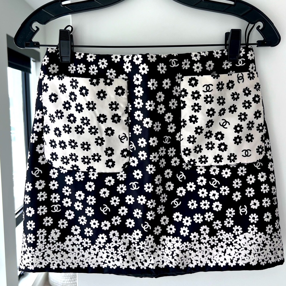 Chanel Skirt - Black and White